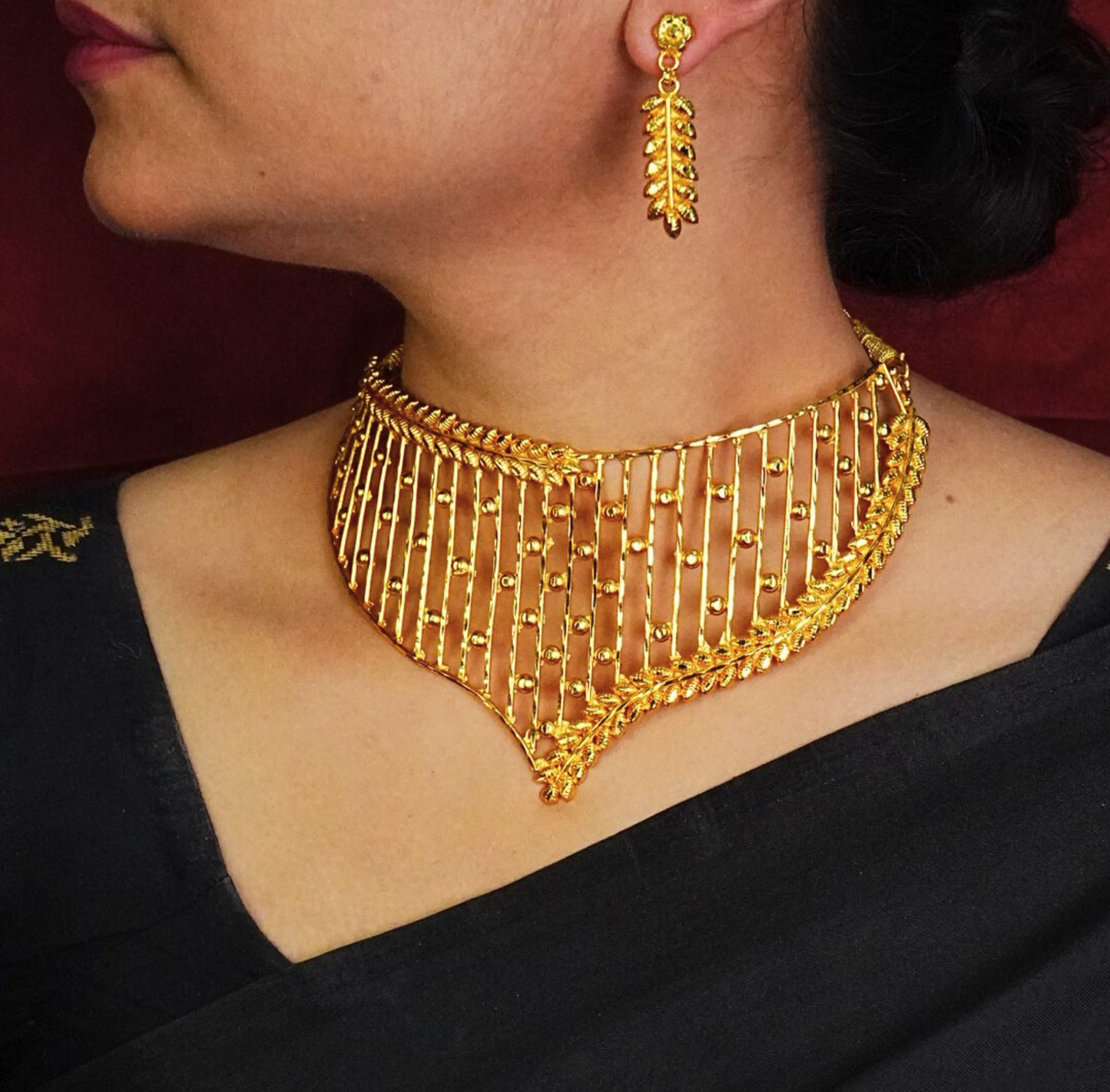 24K Gold-Plated Designer Net Crown Choker Necklace Set with Leaf Drop Earrings