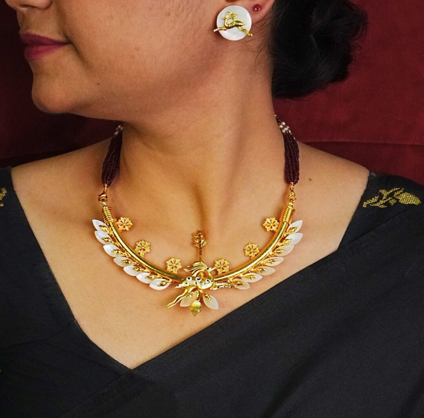 Golden Bird Motif original Shell Necklace Set – 24K Gold-Plated with Mother-of-Pearl Detailing