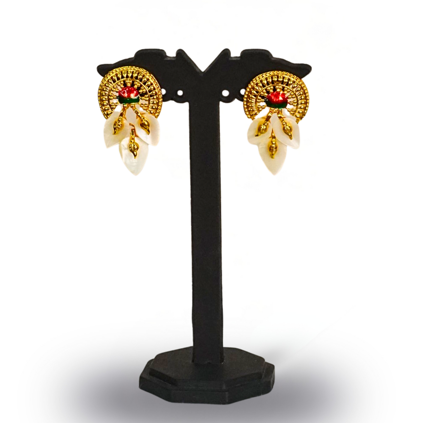 24K Gold-Plated Aamkolka Naksha Motif Shell Pendant Set with Earrings