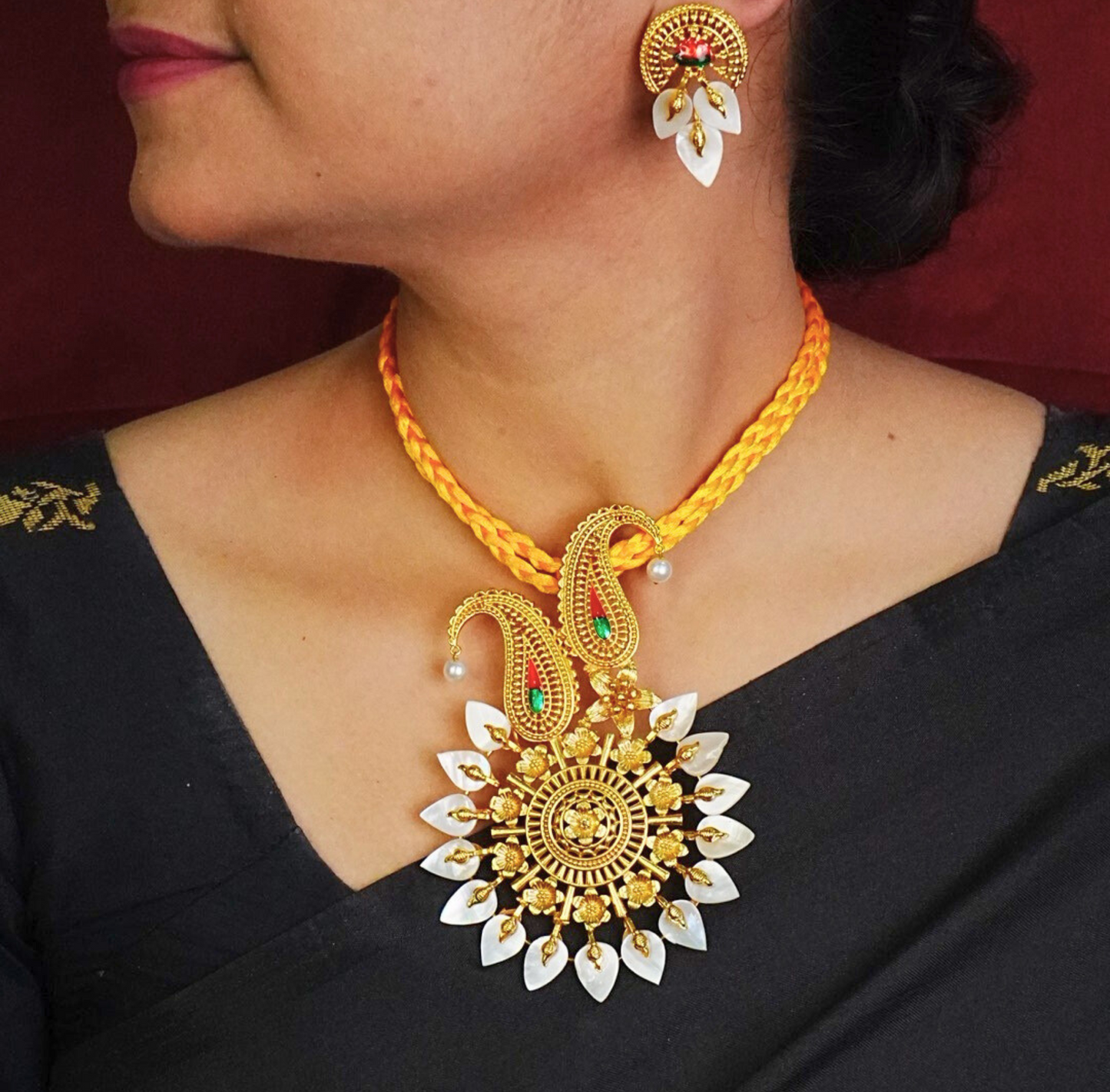 24K Gold-Plated Aamkolka Naksha Motif Shell Pendant Set with Earrings