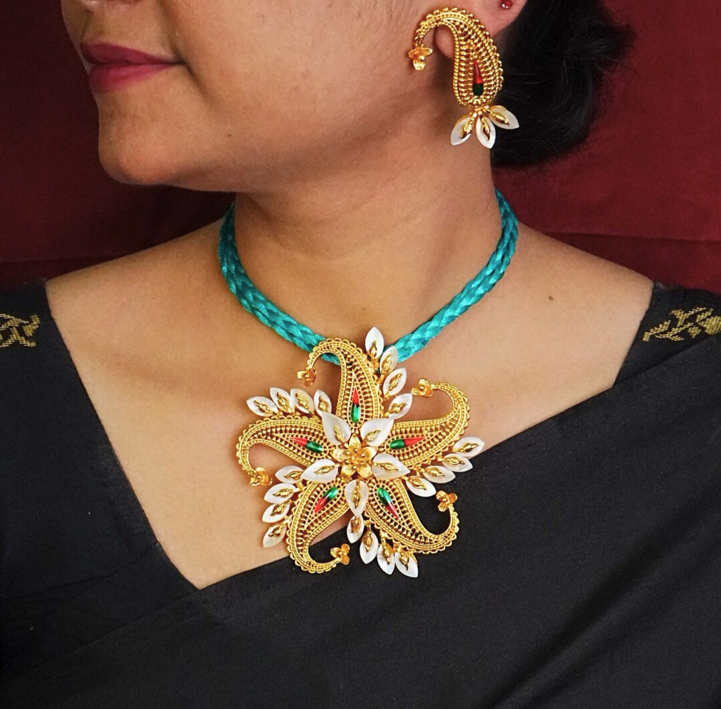24K Gold-Plated Floral Blossom Shell Pendant Set with Earrings – Traditional Statement Jewelry