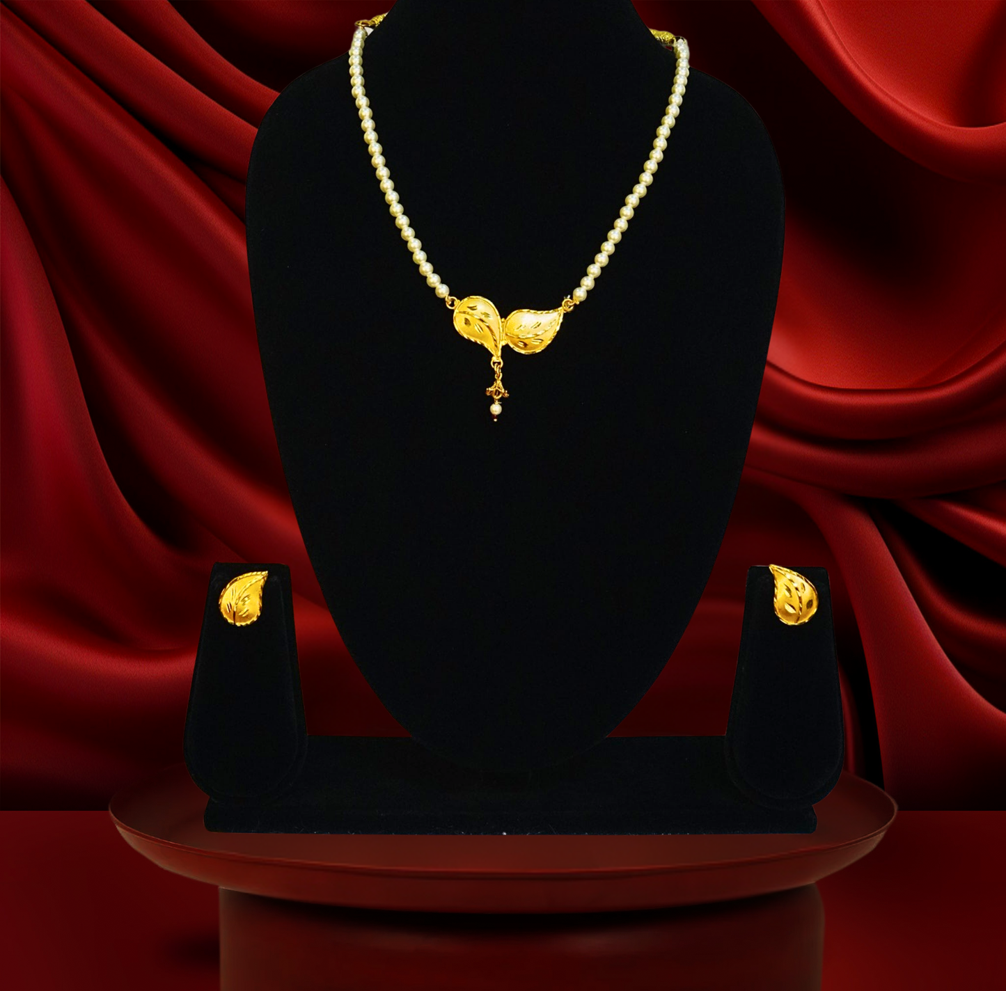 Golden Leaf Pearl Necklace Set – 24K Gold-Plated with Earrings