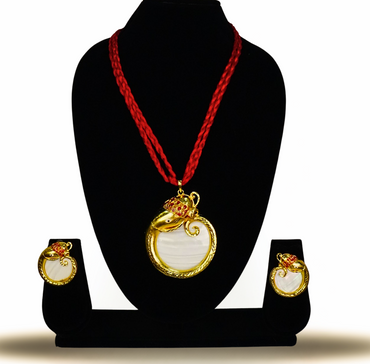 Lord Ganesha Motif Shell Pendant Set – 24K Gold-Plated with Mother-of-Pearl Detailing