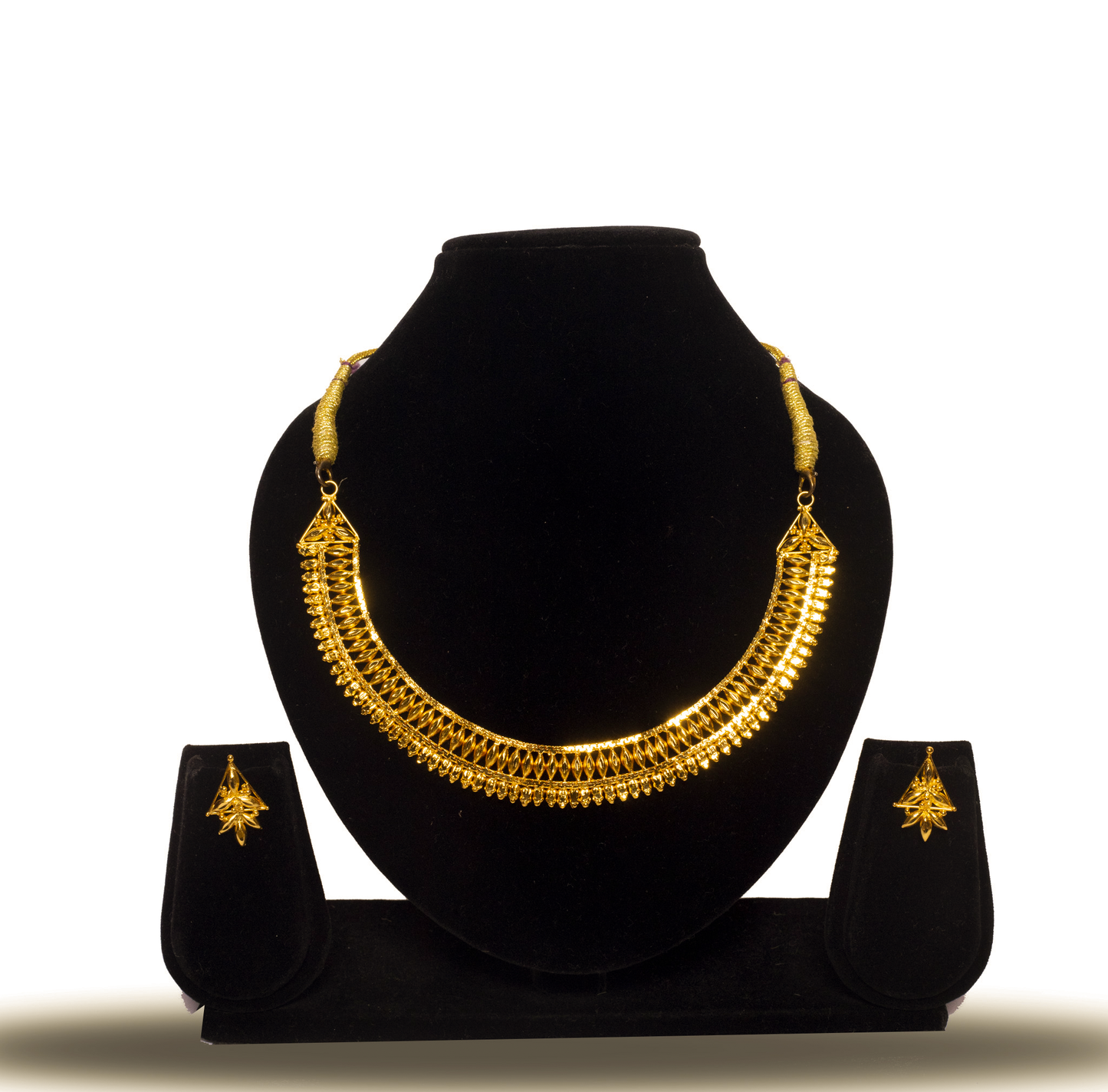 24K Gold-Plated Traditional Chatai Necklace Set with Earrings