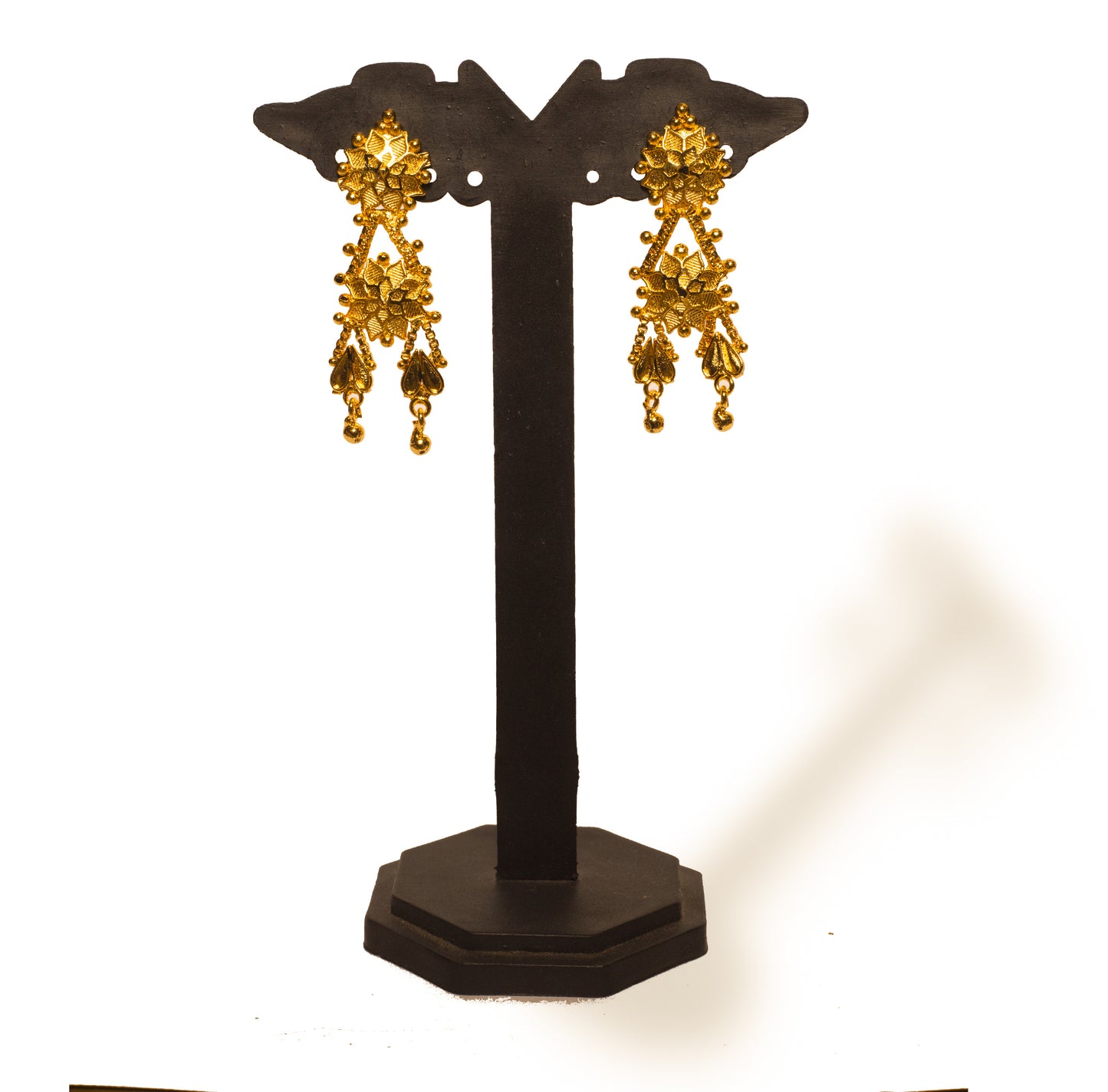 Floral Chatai Necklace Set – 24K Gold-Plated Bridal Choker with Earrings
