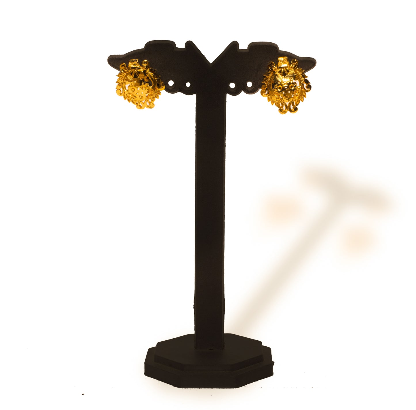 24K Gold-Plated Royal Floral Filigree Pendant Set – Intricate Handcrafted Jewelry for Ethnic Wear