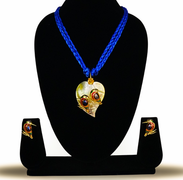 24K Gold-Plated Heart shell Pendant with Dual Bird motif Design – Pendant Set with Earrings