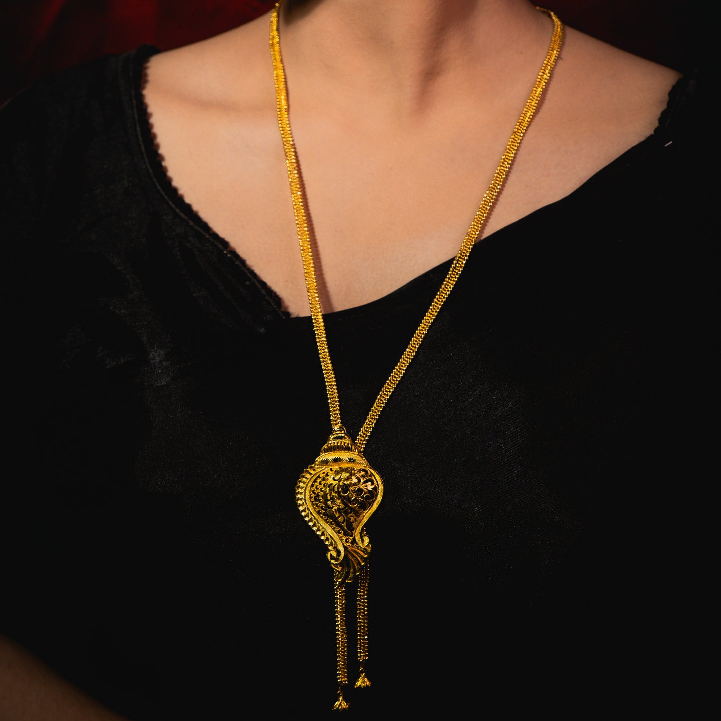 24K Gold-Plated Shankha Motif Tie Chain – Elegant Long Pendant Set