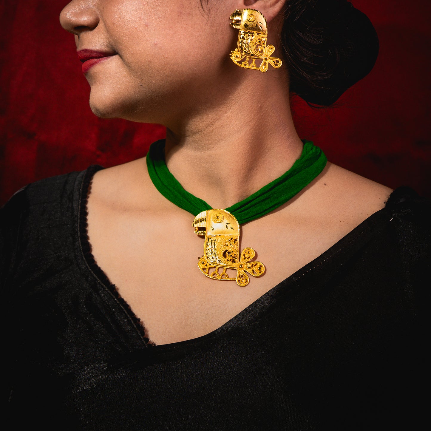 24K Gold-Plated Parrot Motif Pendant Set – Intricate Filigree Work with Floral Tail Detailing