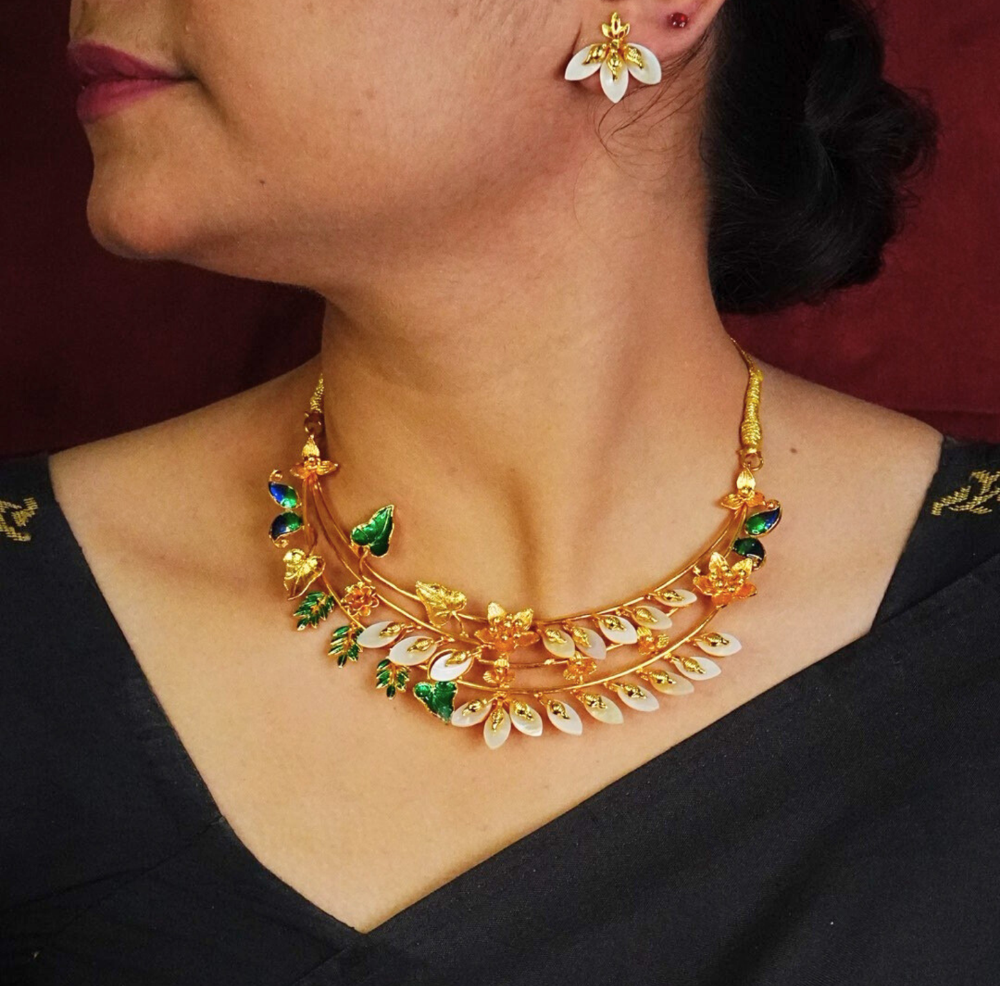 Floral Vine Gold-Plated Shell Necklace Set with Earrings & Mother-of-Pearl Accents