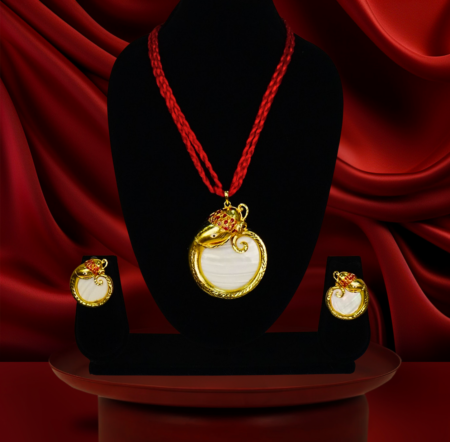 Lord Ganesha Motif Shell Pendant Set – 24K Gold-Plated with Mother-of-Pearl Detailing