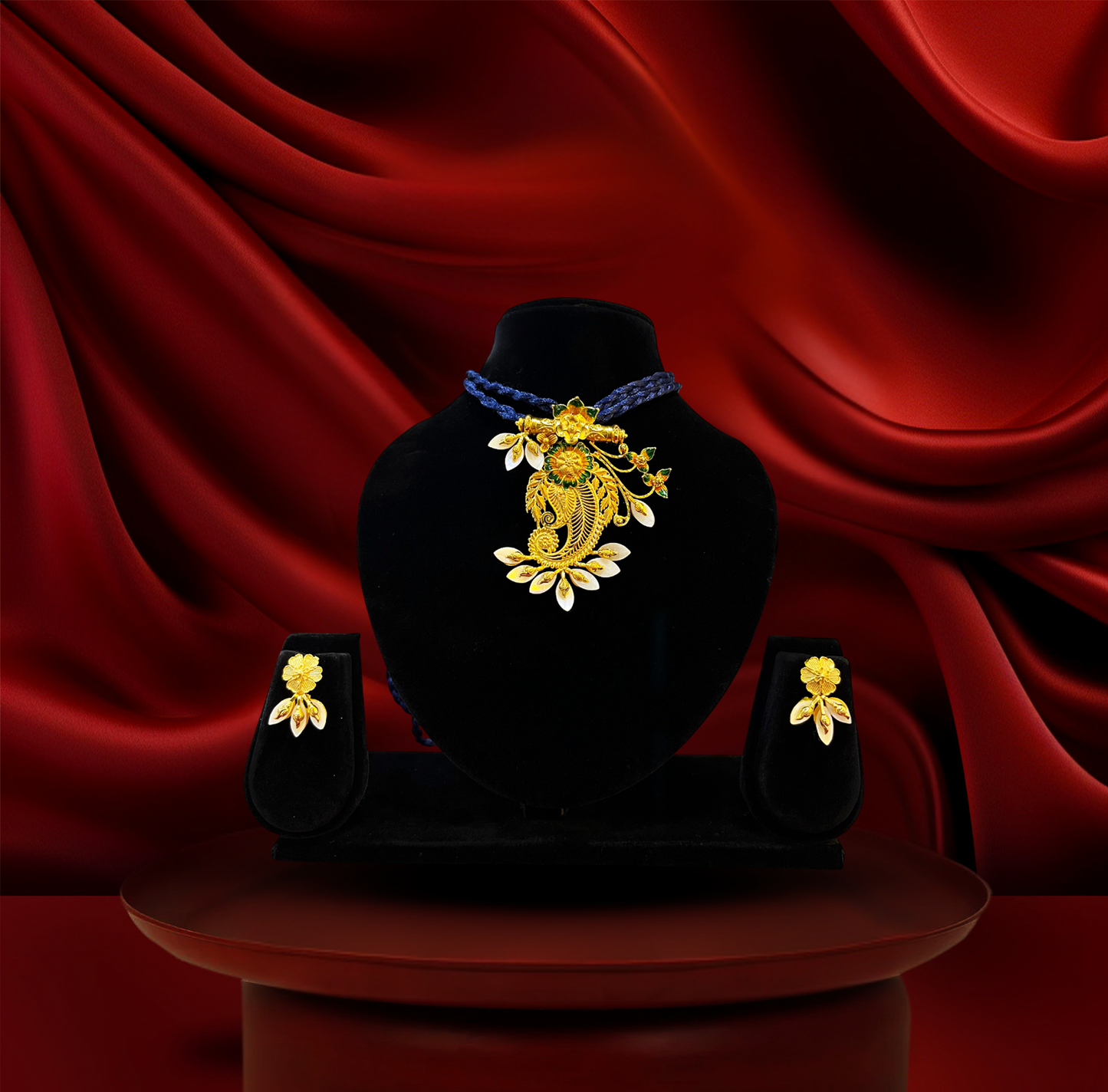 24K Gold-Plated - Floral Leaf Shell Pendant Necklace Set with Earrings