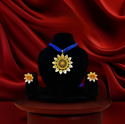 24K Gold-Plated - Elegant Sunflower Shell Pendant Necklace Set with Blue Thread & Earrings